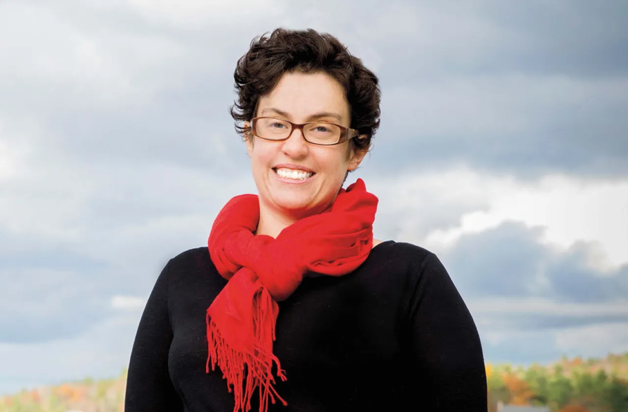 Laura Haynes headshot