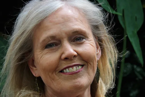 Ellen Dore Watson headshot