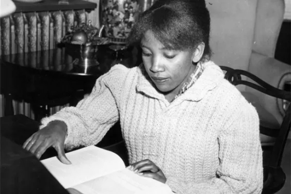 Ng’endo Mwangi ’61 during her days as a student at Smith. Smith College Special Collections, College Archives.