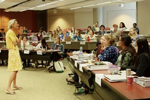 Alumna Shelly Lazarus ’68, chair emerita of Ogilvy & Mather, speaks to students in the Smith-Tuck Business Bridge program on campus.