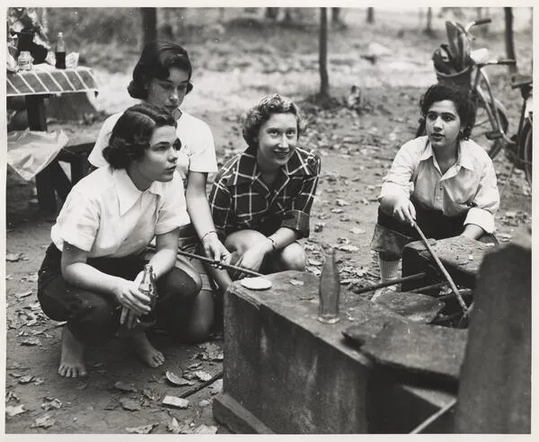 A group of Smith students outside on Mountain Day in 1950
